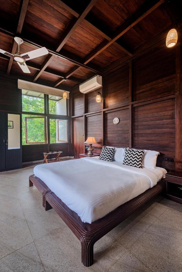 Saffronstays Boulevard Loghouse - A Wooden Chalet Amidst Nature Kārli Εξωτερικό φωτογραφία